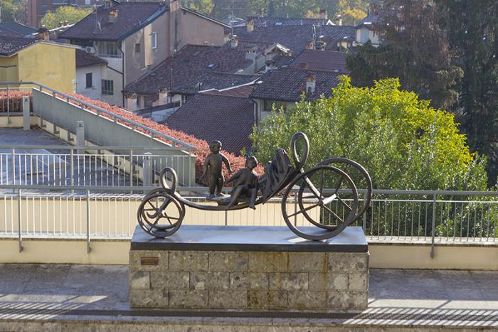 Giacomo Manzù, Giulia e Mileto in carrozza (1966), Sede di Pignolo